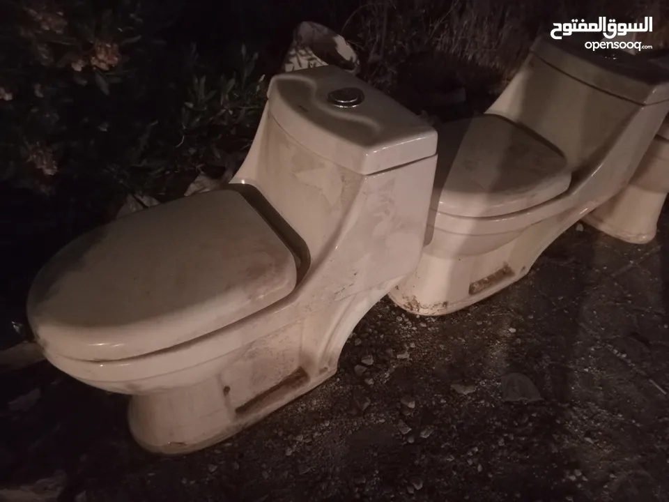 طقم مقعده جديده شريتهم وما ركبتهم عليهم عرض سعر الثنيتين بسعر مغري