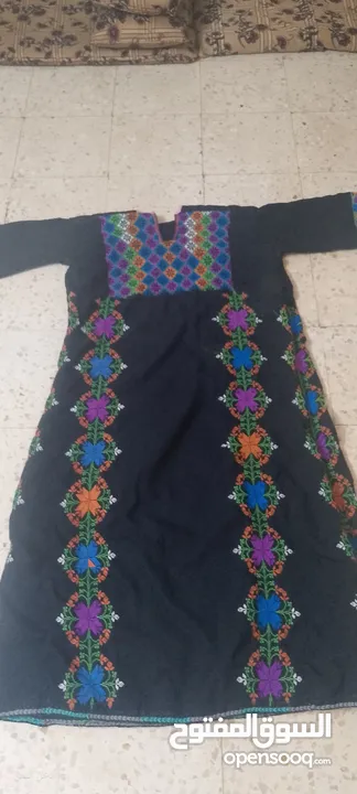 ثياب تطريز يدوي