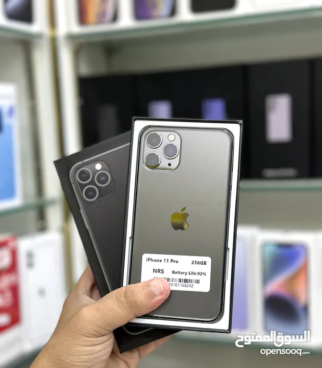 أقوى عرض : iPhone 11 pro 256gb هواتف نظيفة بحالة الوكالة بدون اي شموخ أو مشاكل مع ضمان و ملحقات