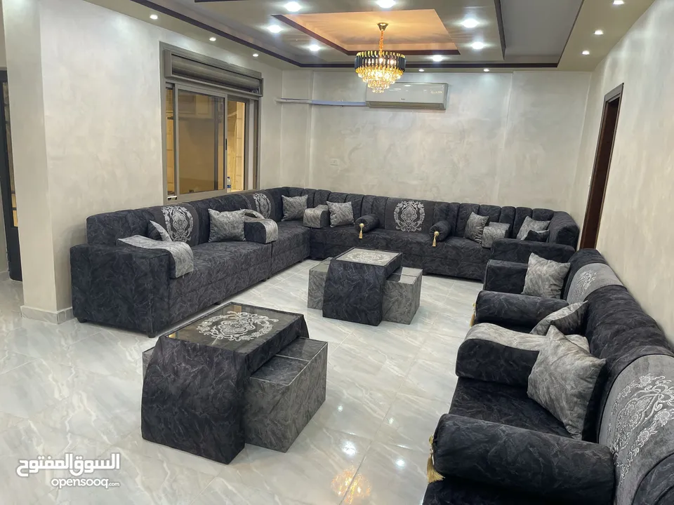 جلسات الخليجية بحدث الموديلات 17 مقعد مع طقم طربيزاط ومراكي