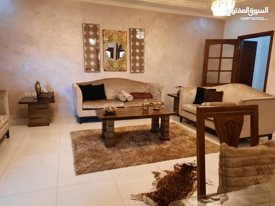 شقه  في اربد قرب مستشفى الراهبات 270 طابقيه للبيع