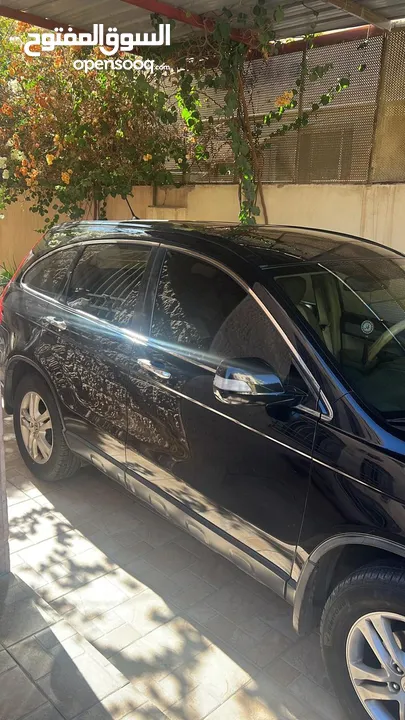 سيارة هوندا CR-V موديل 2011 نظيفة