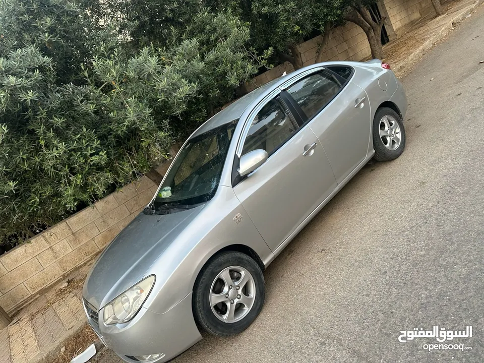 سيارة هيونداي افانتي للبيع استخدام طبيبة لا تحتاج الى صيانة