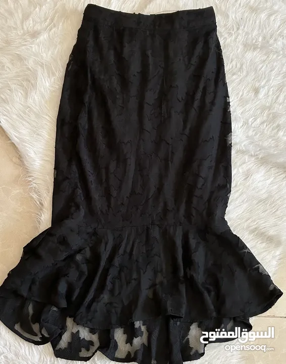 Lipsy London Co-Ord Black Dantelle  طقم ميدي دانتيل أسود، شبه رسمي/رسمي أنيق ، Top & Skirt