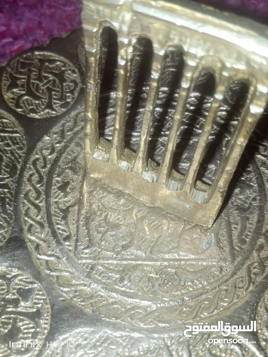 طبق عتيق جدا من النحاس