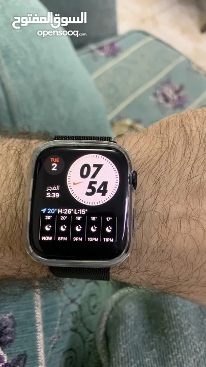 Apple watch Series SE 2022 44mm with  apple warranty till 17/8/2024 … Battery health 100%