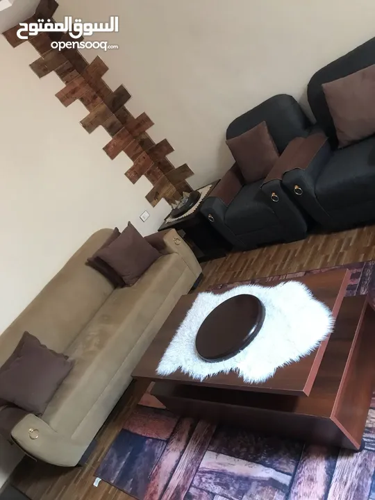 طقم كنب 8 مقاعد استعمال قليل جدا