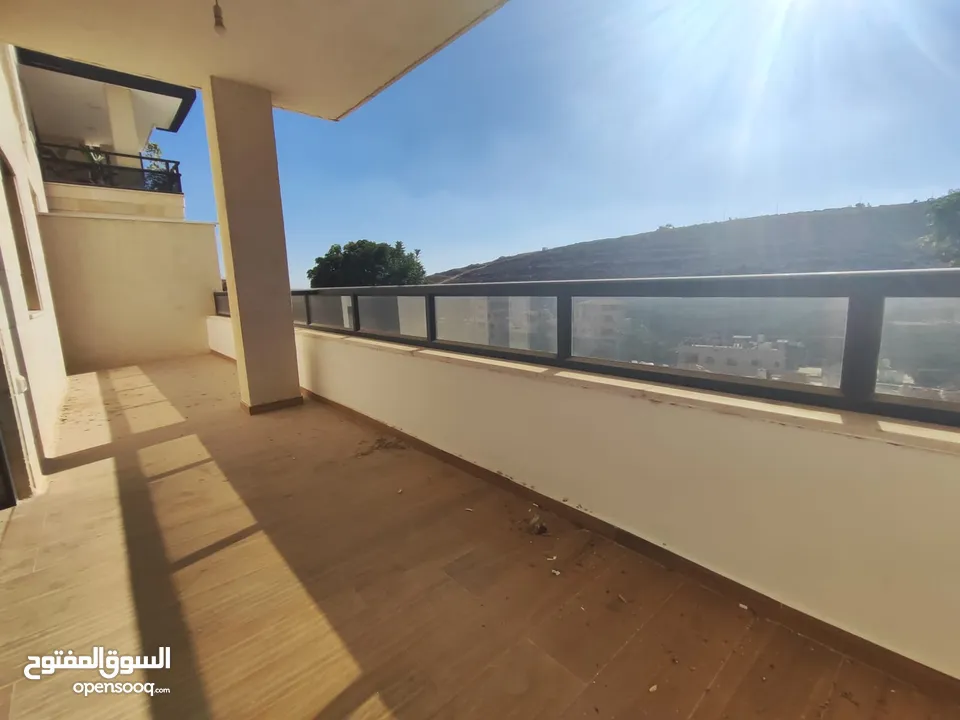 شقة مميزة قيد الفرش للإيجار – عين منجد  شارع إسكان المهندسين