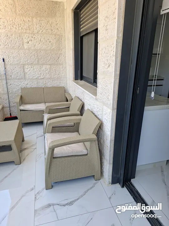 الشقة سوبر دولكس لم تسكن من قبل فرش جديد مع المالك مباشرة