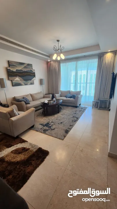 شقه سكنية للبيع في مسقط جراند مول مبنى 8 مساحة كبيره مؤثثة ومكيفه فاخره مباشرة من المالك مباشرة