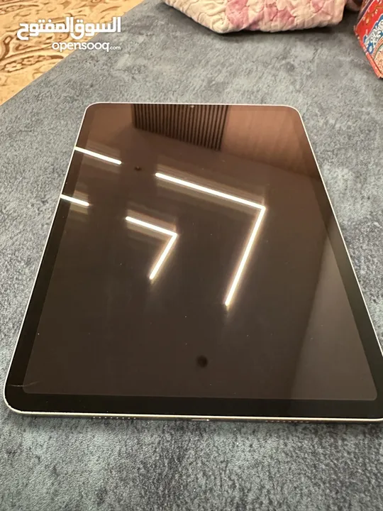 ايباد برو m2 بطارية 76 بس ممتازه على الاستخدام