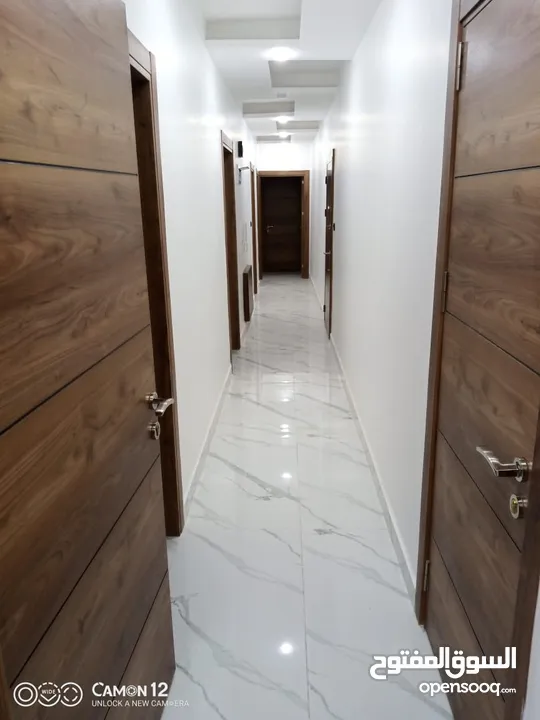للبيع بيت مفروش لم يسكن في الجبهه فرش راقي من المالك مباشرة