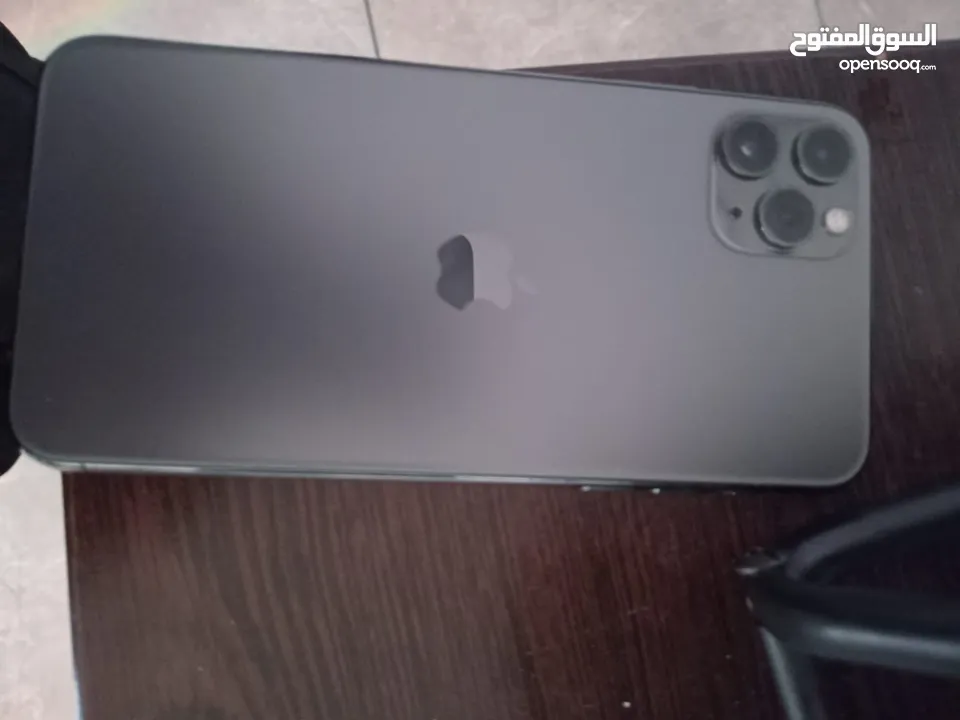 آيفون 11 برو ماكس بحاله ممتازه