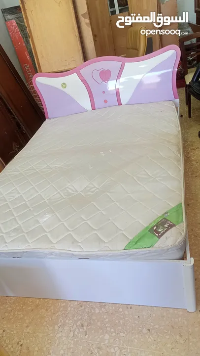تخت مفرد ونص مع فرشه زنبركيه