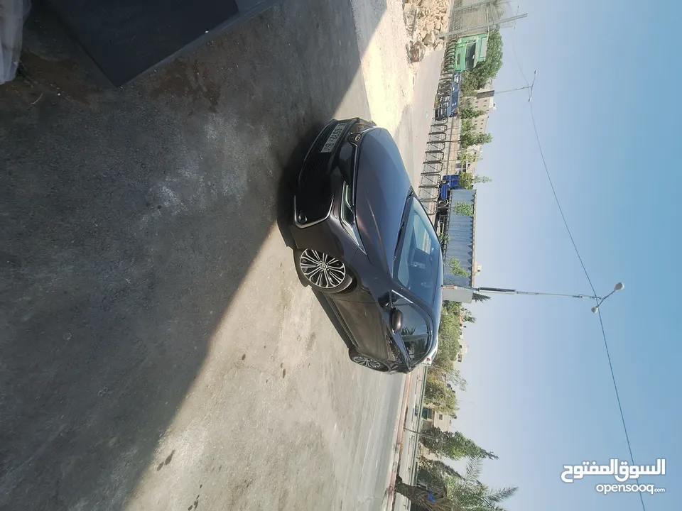 تويوتا كورولا للبيع او بدل