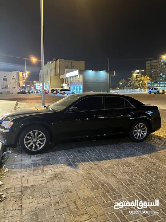 كرايزلر 2013 /300c v6 للبيع