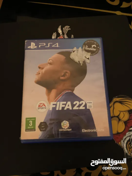 PLAYSTATION 4 SONY بحالة الوكالة توب نضافة سلم