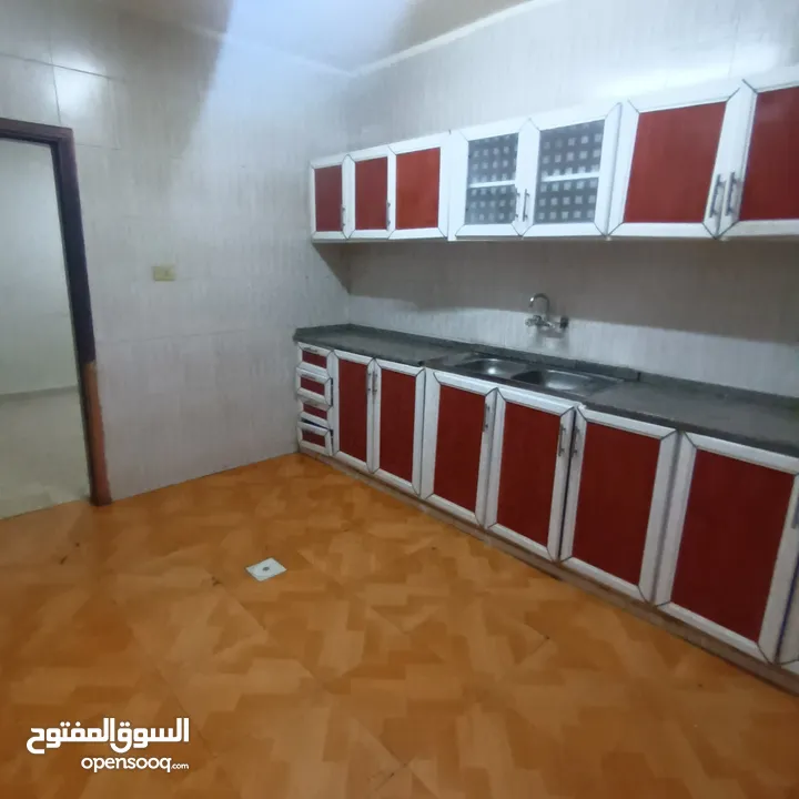 شقه للايجار في القويسمه  جبل الحديد بقرب من مسجد أبو انشيش