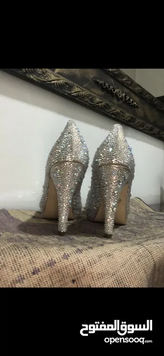 3 شوز هيلز ماركات عالمية بحال الجديد نمره 38 ، 39 للبيع