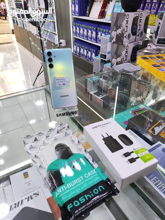 مستعمل اخو الجديد Samsung M55 5G رام 16 جيجا 256 بدون كرتونه هدية كفر ولزقة وشاحن الاصلي متوفر توصيل