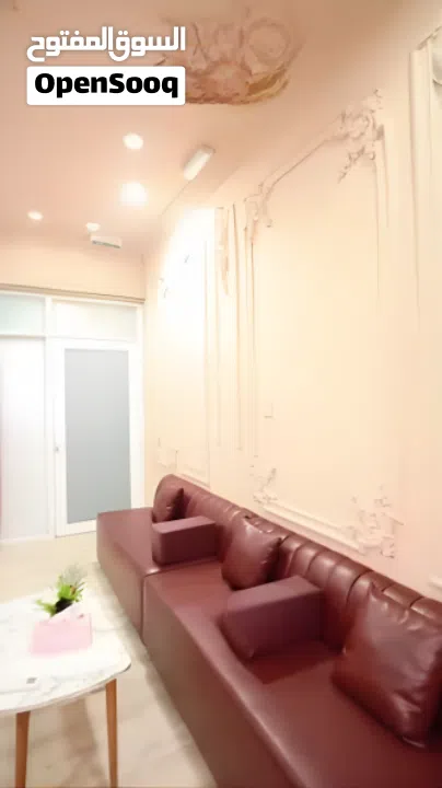 صالون تجميل نسائي فاخر بمساحة واسعة في منطقة مواطنين مجهز بجميع الادوات و المعدات في الجرف عجمان