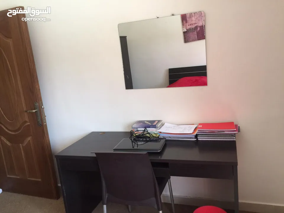 شقة مفروشة للايجار بالقرب من البوابة الشمالية للجامعة الاردنية