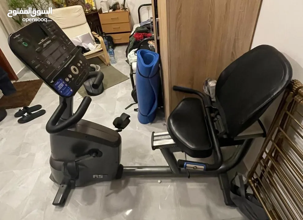 “Barely Used Life Fitness RS3 Recumbent Bike - Excellent Deal for 150KD!”