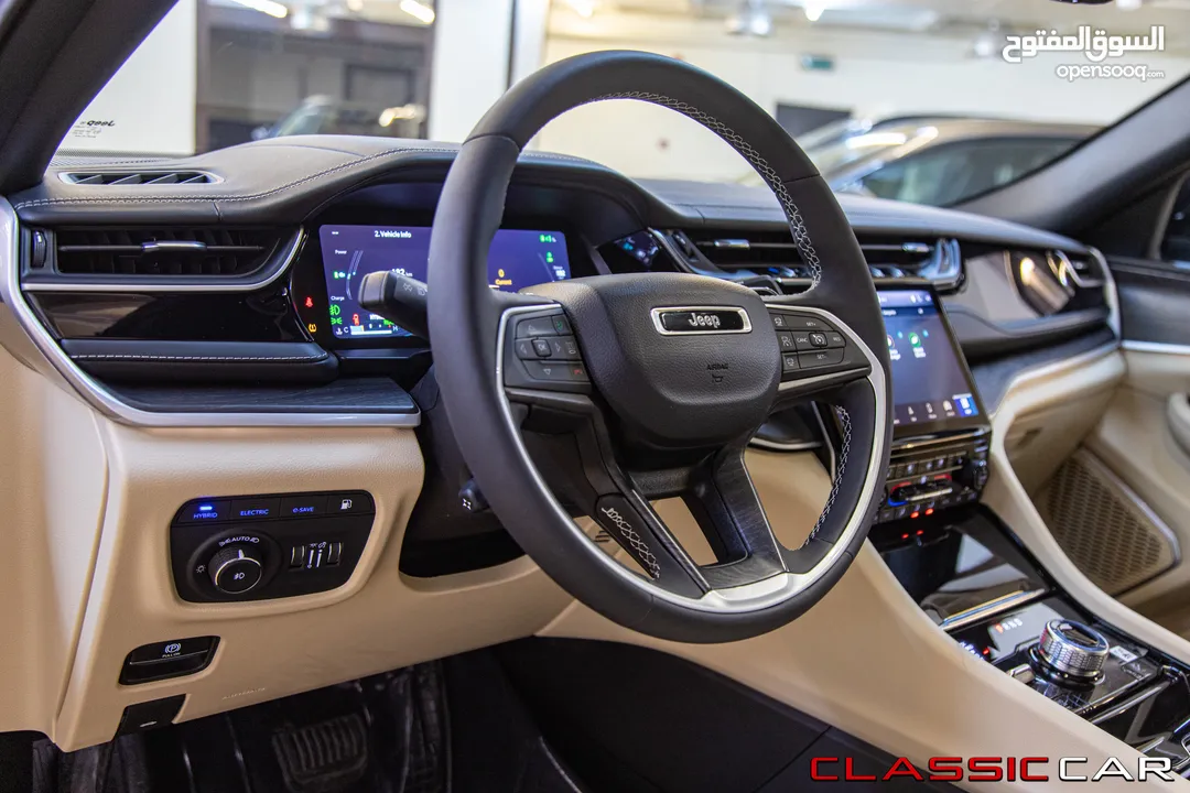 Jeep Grand Cherokee 2022 Limited Plug in hybrid 4xe  السيارة بحالة ممتازة جدا و قطعت مسافة 5000 كيلو