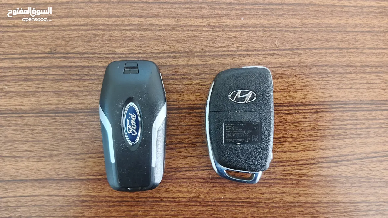 للبيع مفتاح سيارة Hyundai Ioniq ومفتاح سيارة Ford F-150 (بيك أب) .