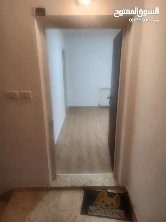 شقة غير مفروشة للبيع