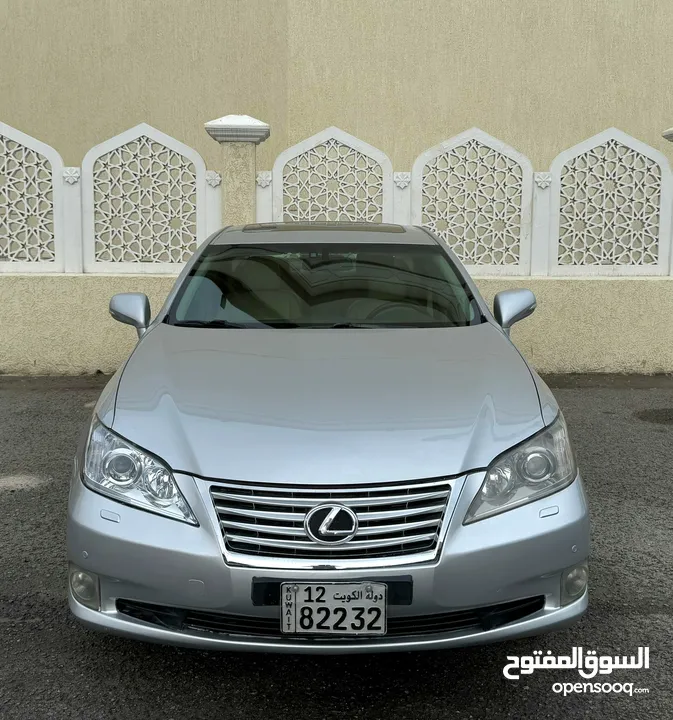 الي يدور النظيييف لكزس ES350 الساير 2012 بحالة ممتازة شرط الفحص