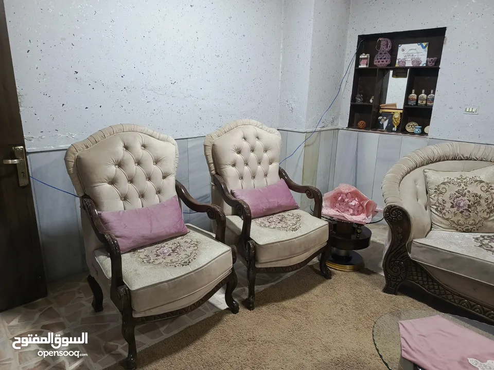 شقه ارضيه للبيع كاش او اقساط عن طريق البنك العربي الإسلامي الدولي في عمان حي نزال على الشارع الرئيسي