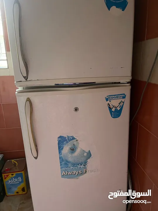 فريزر + ثلاجة للبيع بحالة جيدة