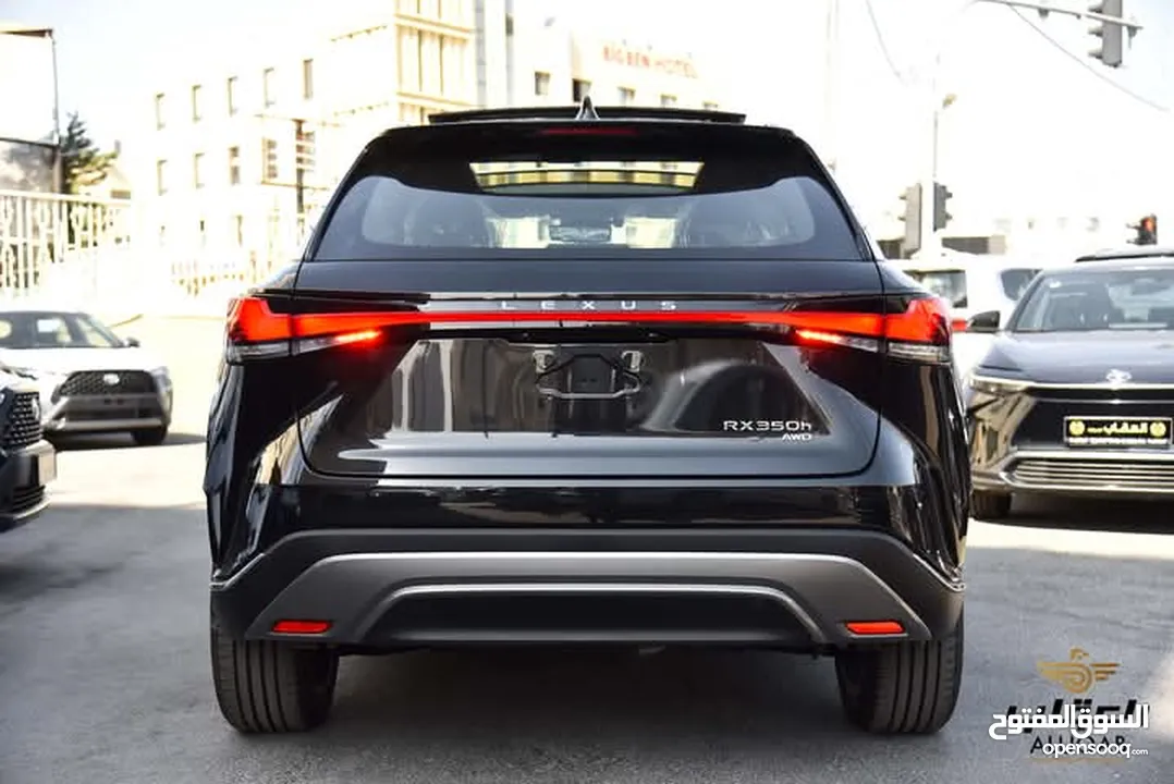 لكزس RX350 L2 2024 مع الميزات المتطورة والفخمة لون اسود ميتالك مميز