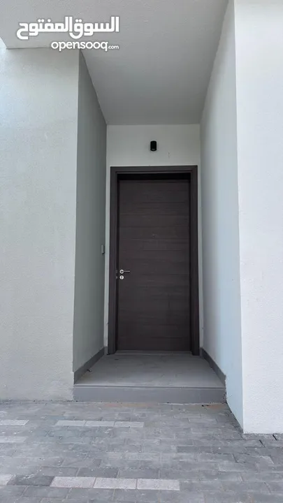 للإيجار فيلا تاون هاوس في جزيرة ياس نويا  For rent a townhouse villa in Yas Island Noya