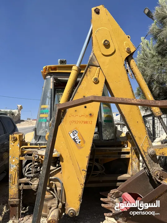 جرافه jcbللبيع بحاجه لماتور