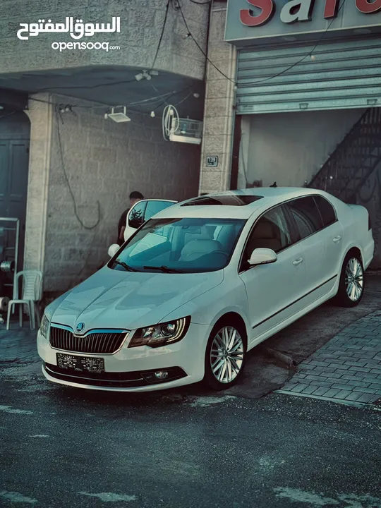 سكودا سوبيرب 2014 ديزل فل اضافات مع فتحة سقف على الكاش أو بدل