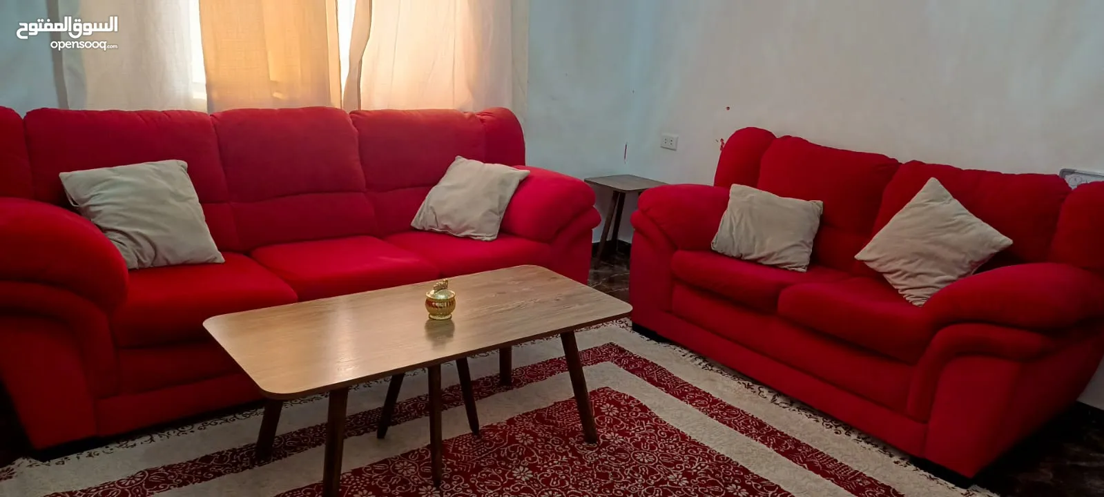 غرفة قعدة (كنبايات ) لون احمر