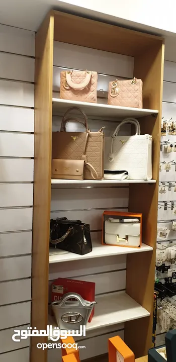 تصفية محل شنط واكسسوارات