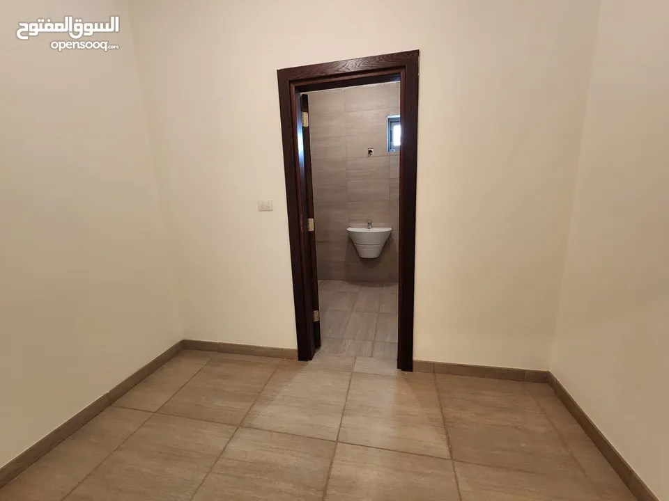 شقة فارغة للبيع في منطقة الدوار الرابع ( عدد 2 ) ref : 14339