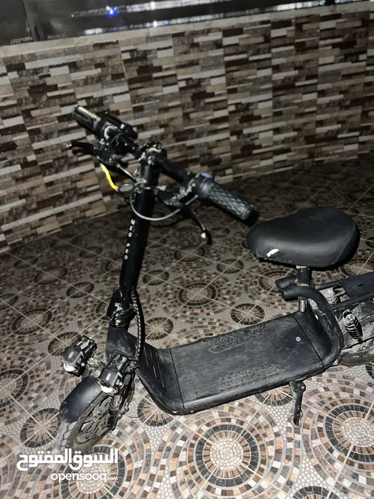 سكوتر كهربائي للبيع بحالة الوكالة