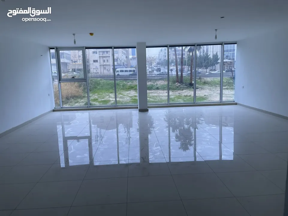 عيادة مساحة 75م2 بجانب المركز العربي الطبي