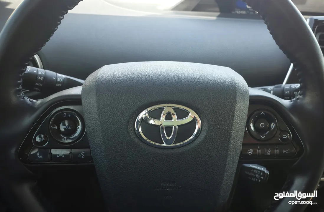 تويوتا بريوس 2022 XLE فحص كامل فل ما عدا الفتحة صنف بيرسونا TOYOTA PRIUS 2022 XLE FULLY LODED