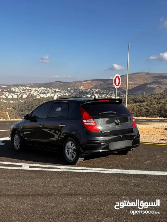 هنداي i30 (جير عادي ) يد ثانيه ماطور جير كرتونه فل الفل فحص ممتاز غرفه جديده فتحه سقف اصليه