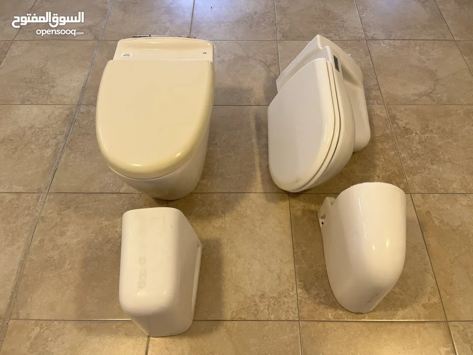 قطع حمامات مستعملة بحالة جيدة  مغاسل  مراحيض قواطع شاور وابواب