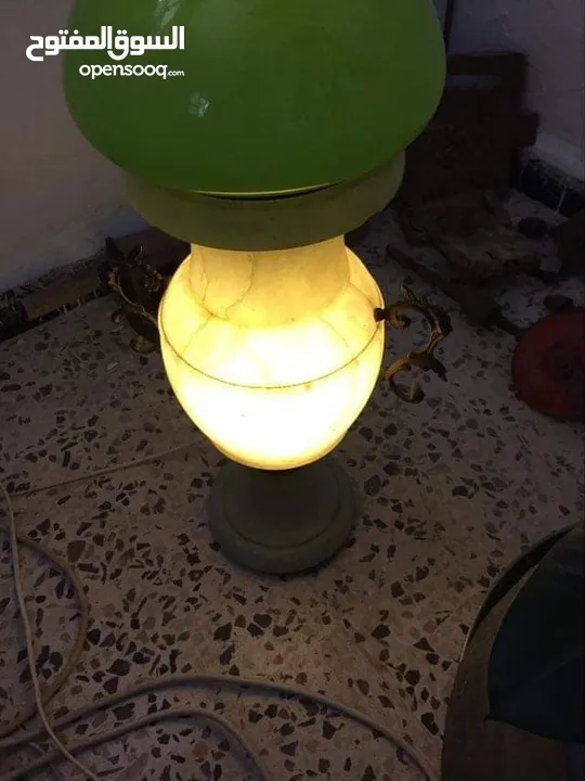 للبيع :  فازه مرمر ( تابل لامب ) انتيك , تحفه  اخضر شفاف ( مضئ) نادره جدا جدا جدا