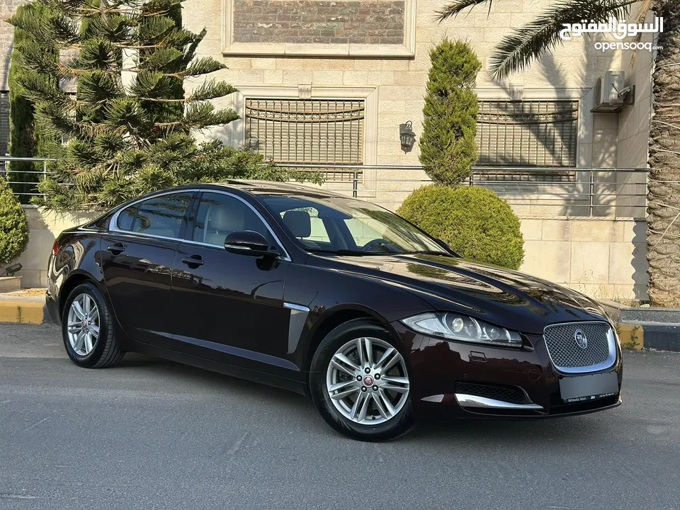 JAGUAR XF 2013 Full loaded (مخزنة) وارد الوكالة وصيانة الوكالة قاطعة مسافة 40 الف كم