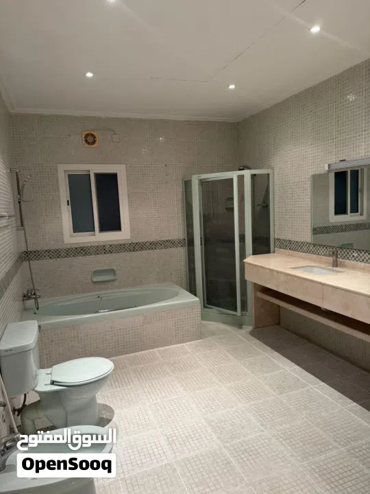 For Rent : Furnished Rooms for Executive Bachelors and Couples