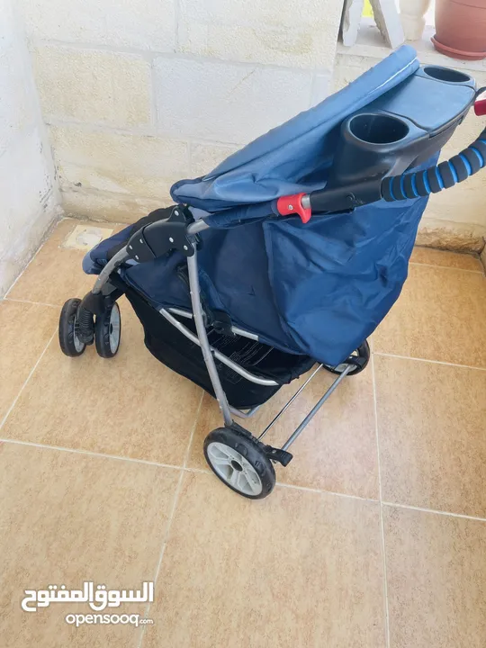 عرباية اطفال juniors بحالة ممتازة الموقع اربد ( السعر 50)