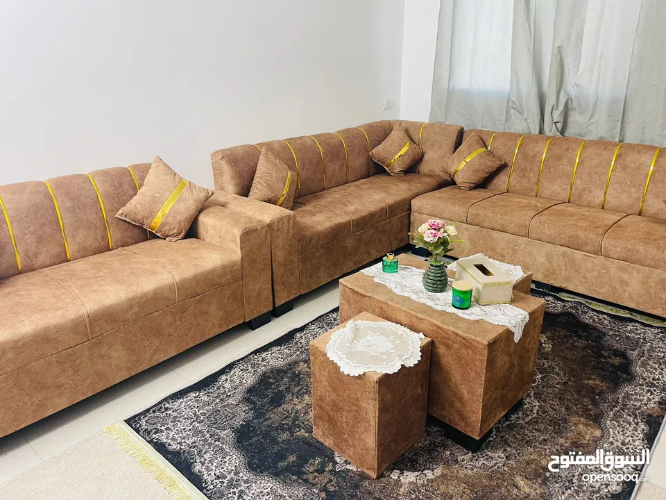 كورنر مع طاولته استخدام قصير جدا جدا
